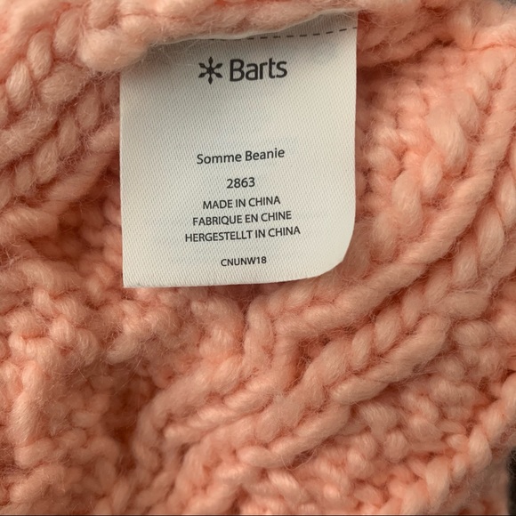 Women’s Classic Winter Knitted Beanie. - Picture 8 of 10